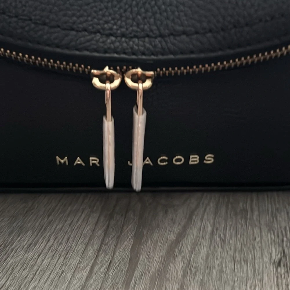 Marc Jacobs*Genuine Leather Crossbody - Black w/Goldtone Hardware 9”x9”x4” NWT! - Picture 6 of 16